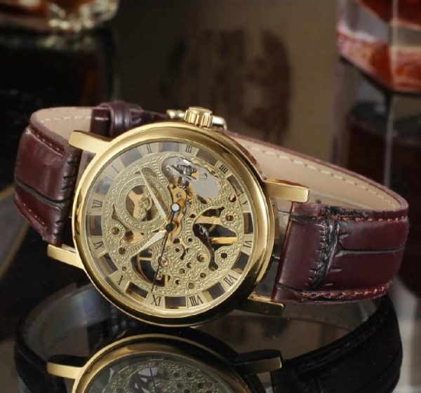 Stylish Leather Watch With Gold-tone